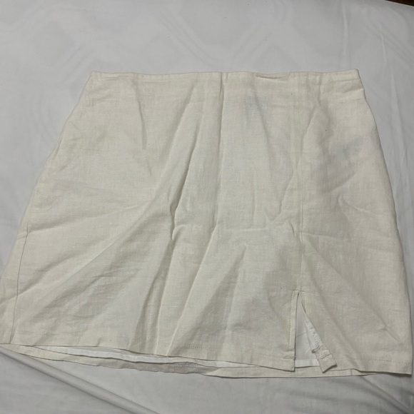 white mini skirt - Picture 1 of 4